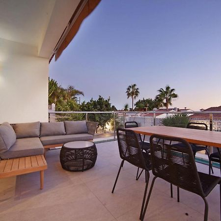 Modern Villa Close To Costabella Beach มาร์เบยา ภายนอก รูปภาพ