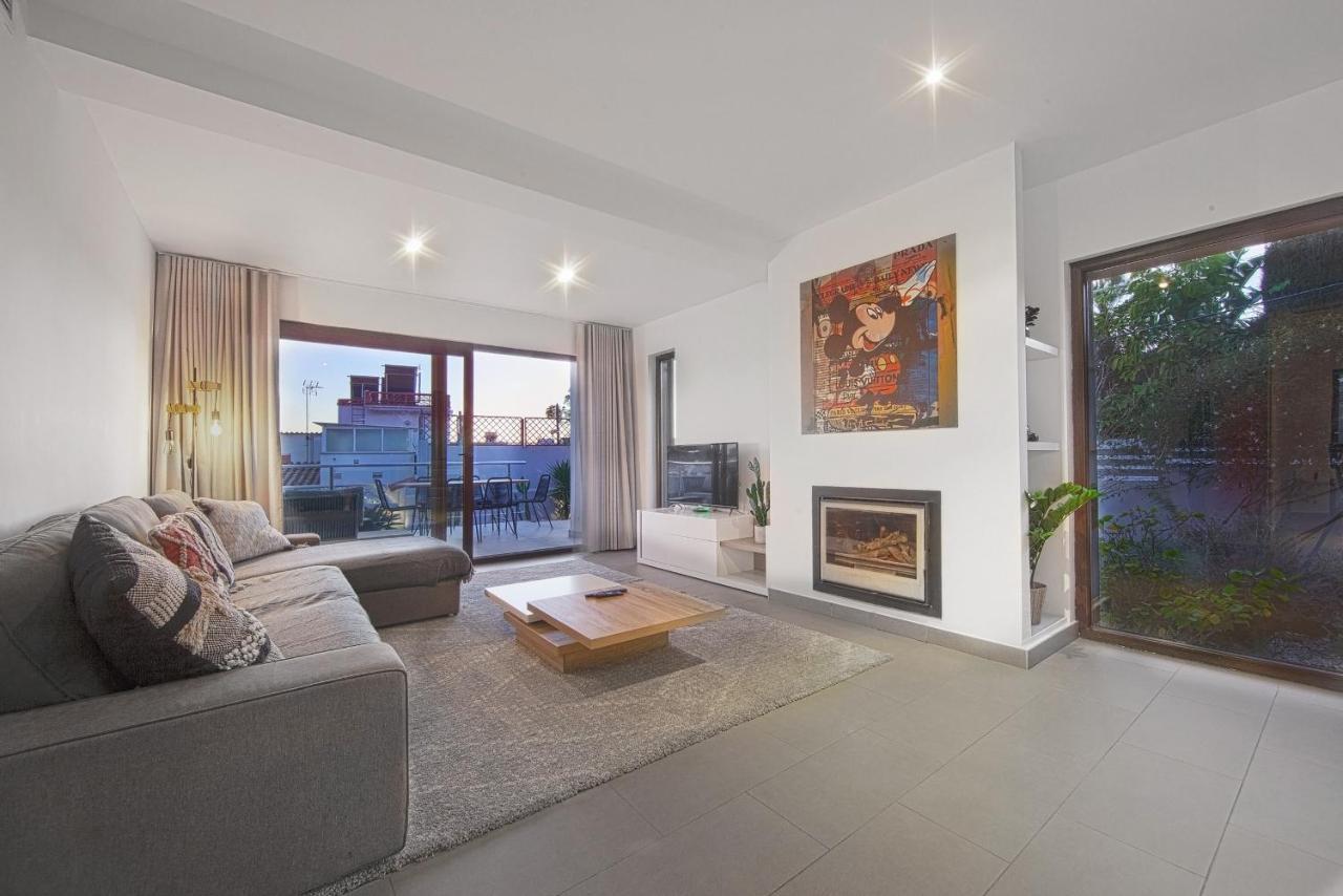 Modern Villa Close To Costabella Beach มาร์เบยา ภายนอก รูปภาพ