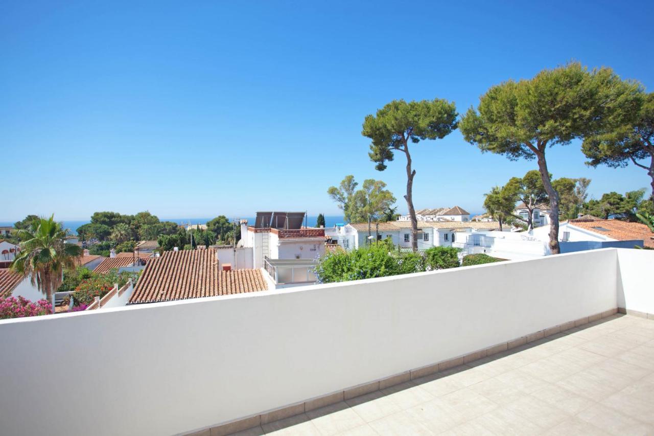 Modern Villa Close To Costabella Beach มาร์เบยา ภายนอก รูปภาพ