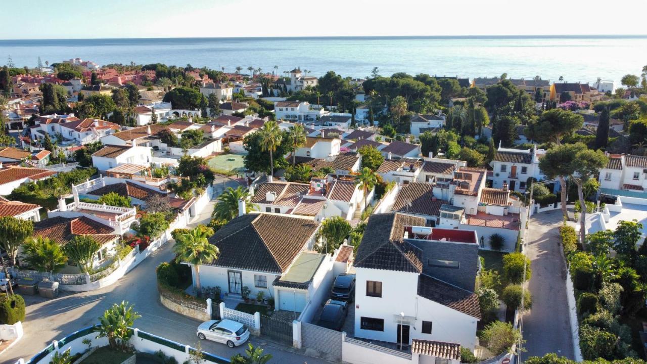 Modern Villa Close To Costabella Beach มาร์เบยา ภายนอก รูปภาพ